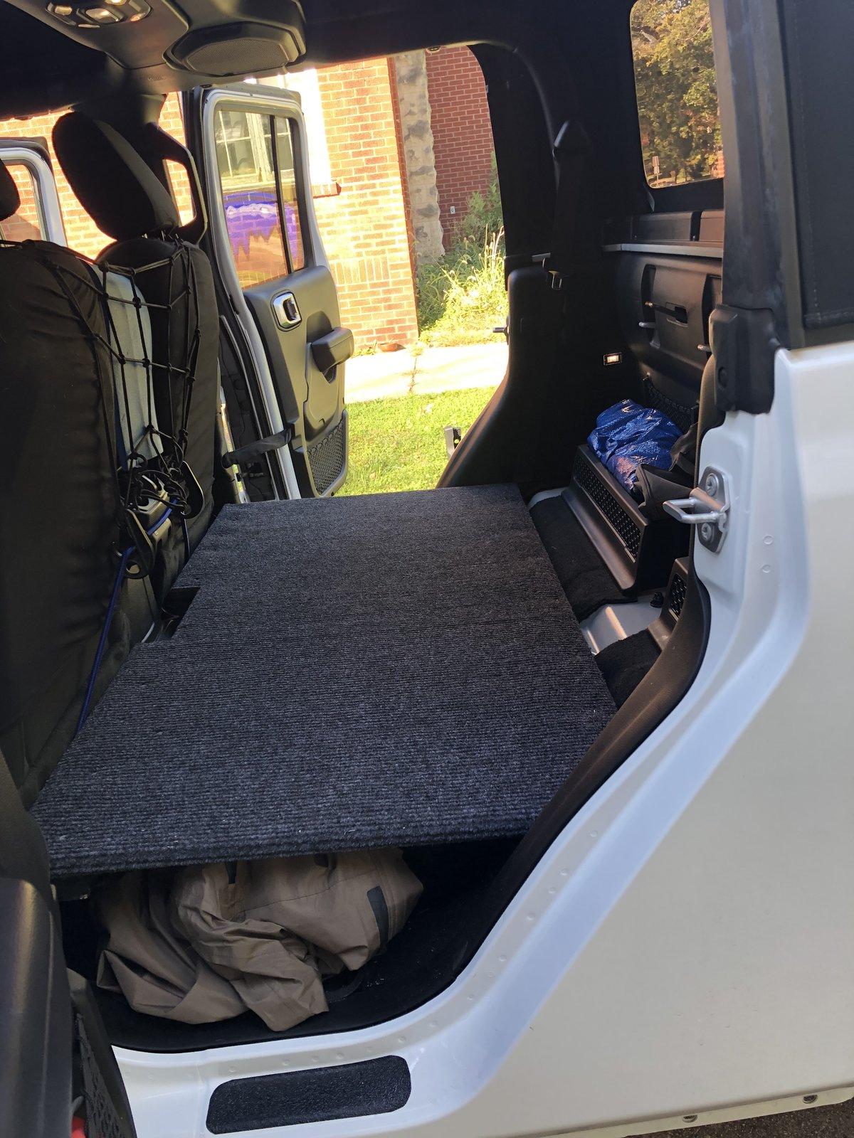 Jeep Gladiator More Dog Friendly 132964EF-A46B-4C05-B3F5-9C1D3A582D21