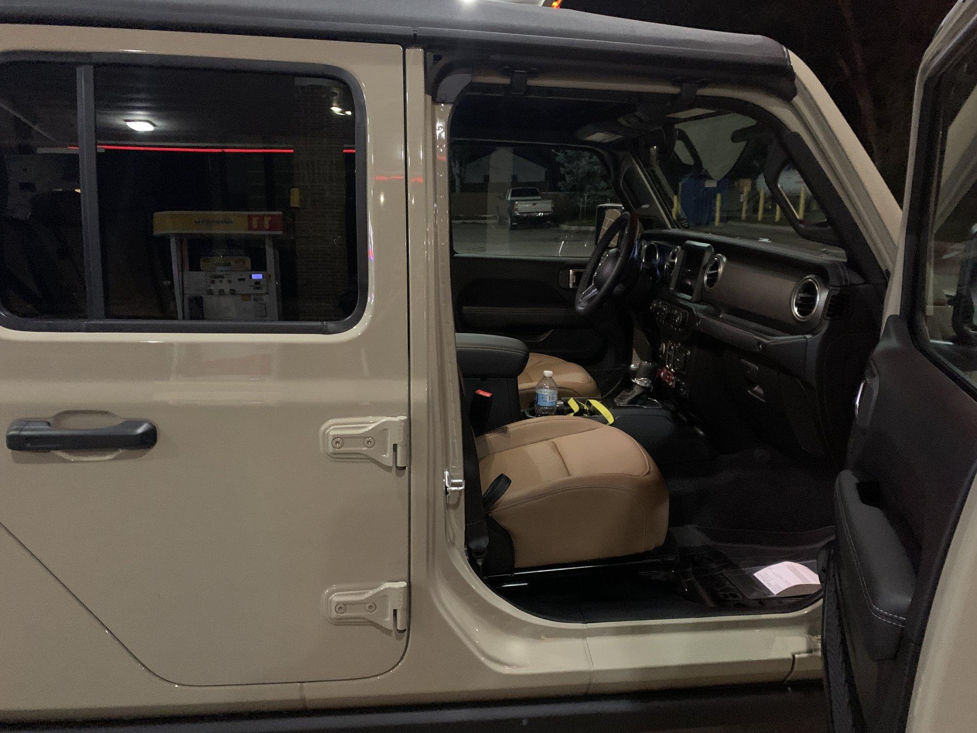 Jeep Gladiator Hey, Saddle Leather Owners . . . 20CE9A9F-728E-4B10-BD4A-6006E7947F50