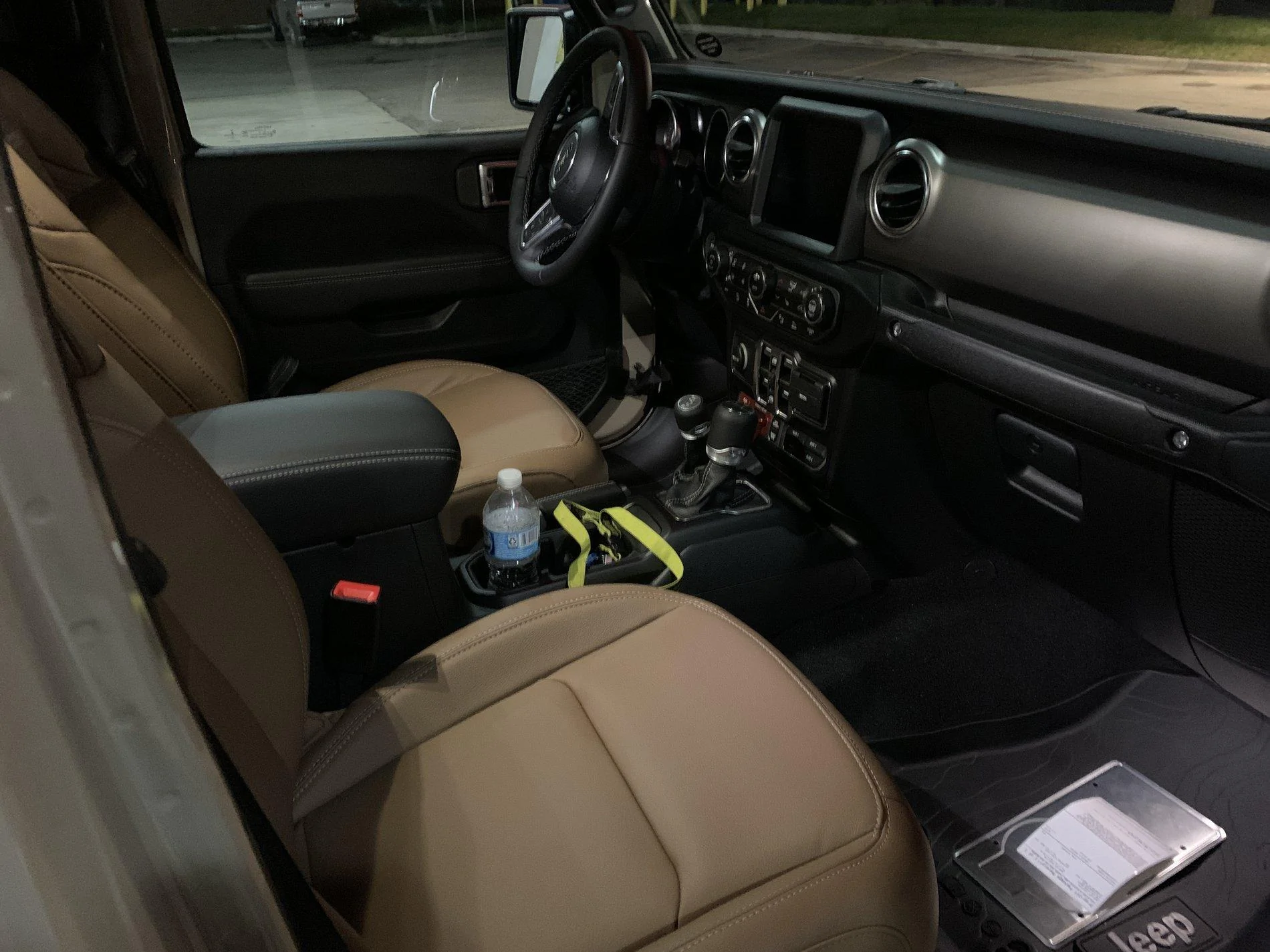Jeep Gladiator GOBI Gladiator JT Club 06828DCF-ADD6-4800-BDCB-F182BAD991D2