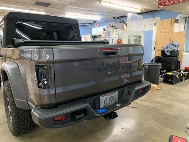 Jeep Gladiator Vinyl wrap accents 93F72F7E-EDBF-4DD5-B981-6D963C817E07