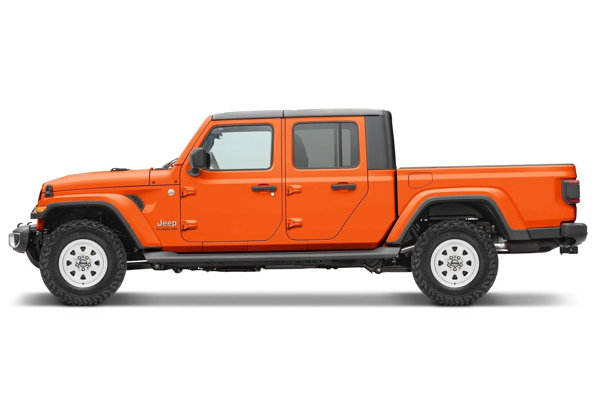 Jeep Gladiator Black is played out, let's see some colored rims Quadratec-CJ-Retro-Alloy-Wheels-Wrangler-JK-JL-White-Full-JT