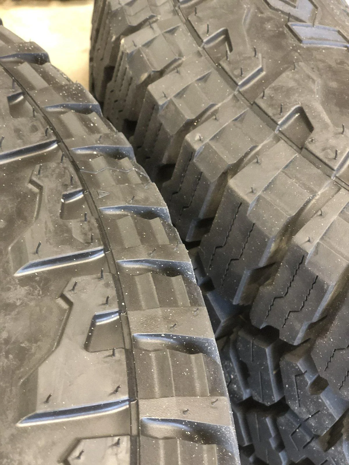 Jeep Gladiator FS: 4 Rubicon wheels & Falken 285/70r17 A/T with TPMS 055C5039-8AD6-4B43-AD5A-A3E8F3F047CE