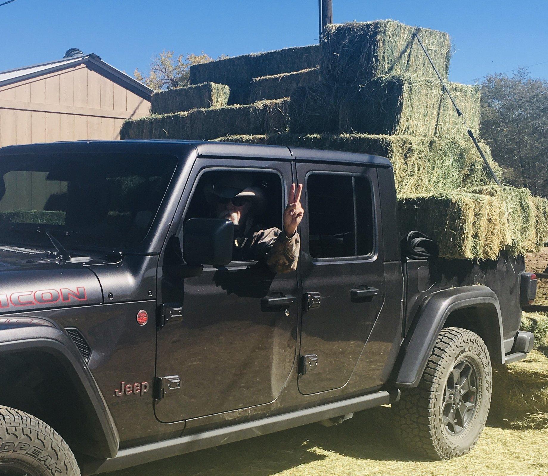 Jeep Gladiator The GCM-JTLE-OMC... Granite Crystal Metallic- JT Launch Edition- Original Motor Club D037564A-ECDE-4600-A693-281A46264611