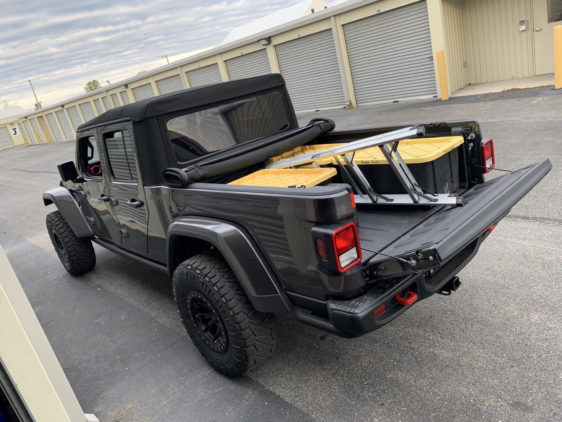Jeep Gladiator Rock Crawler, Mall Crawler & ? 17EE7919-138A-4B3D-B26A-4F46BECE1372