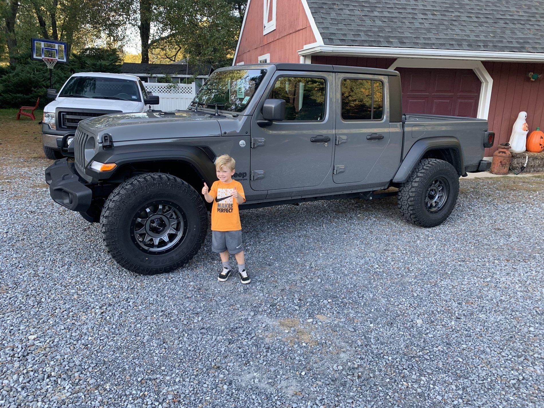 Jeep Gladiator Black is played out, let's see some colored rims 098212C6-E148-4FDA-9A6C-CB3C804A5B54