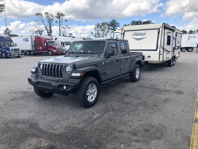 Jeep Gladiator Anyone install rear air bags to help prevent squatting while towing? FB5A9DB7-54EC-49A1-A041-179B0B725FD4