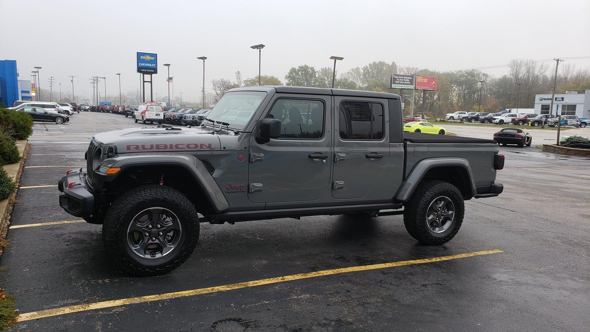 Jeep Gladiator Sting grey owners (future) check in 20191021_170201