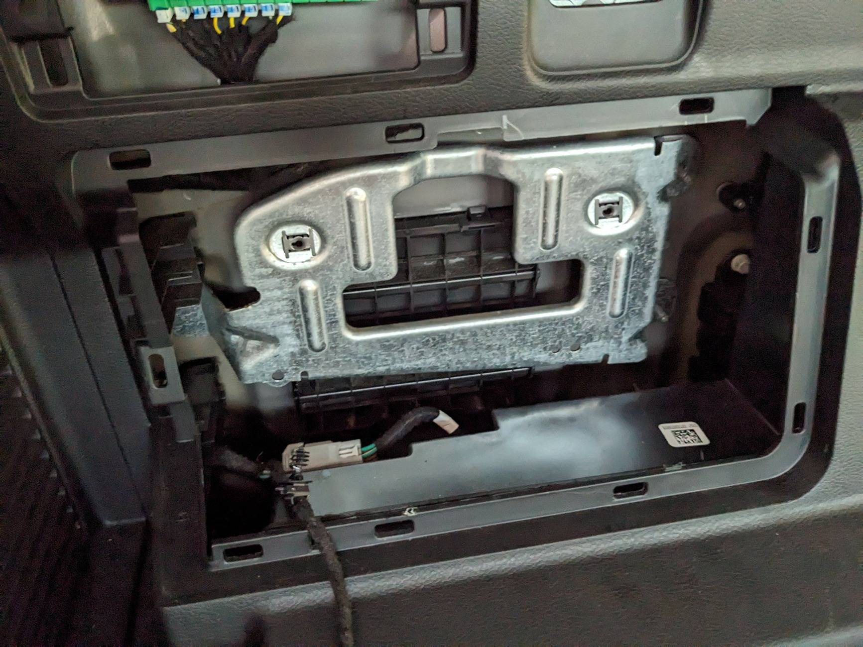 Jeep Gladiator Deleting rear flappy vents? PXL_20240530_122232651
