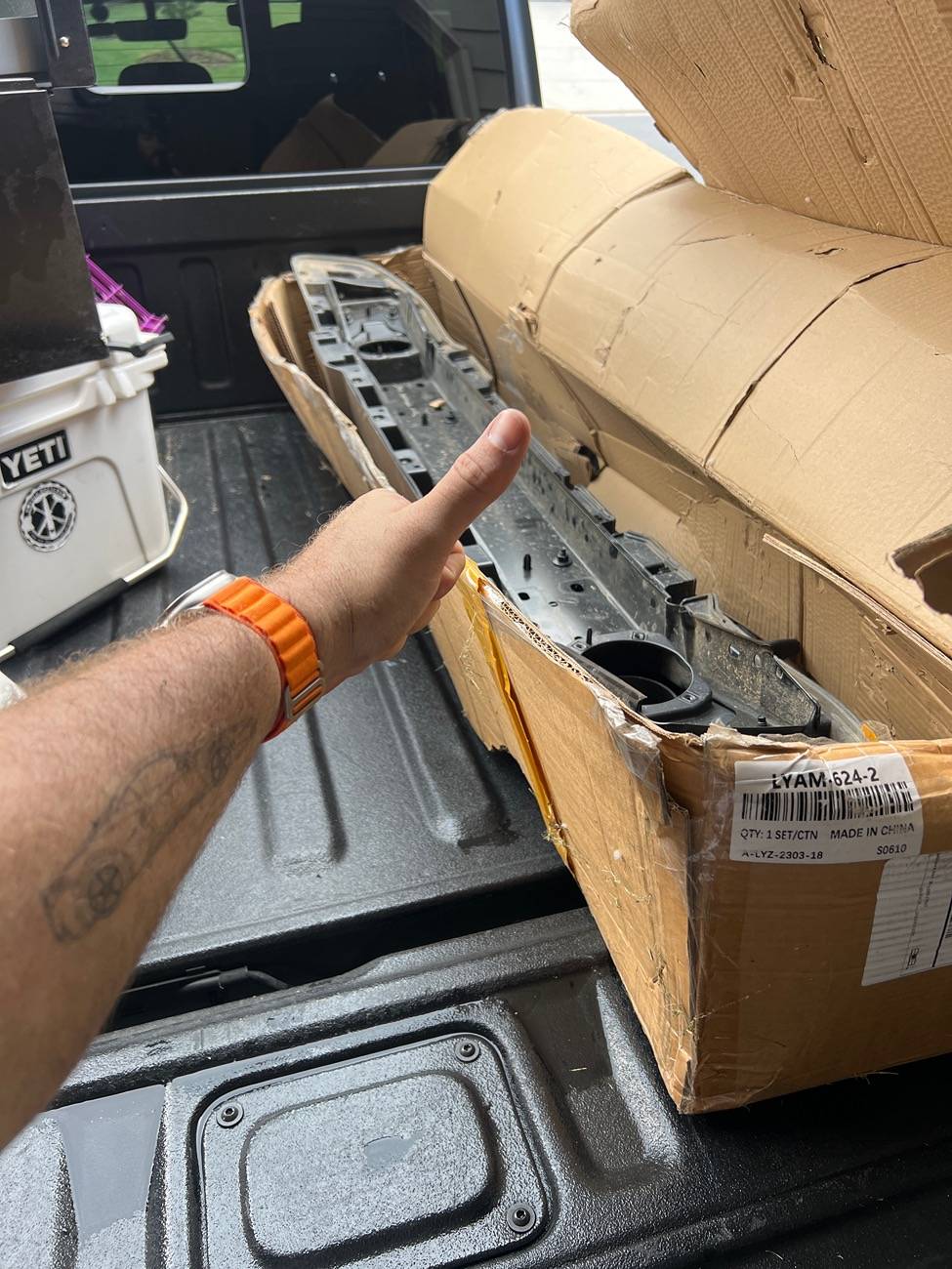 Jeep Gladiator Stock bumper (rubicon)  free image