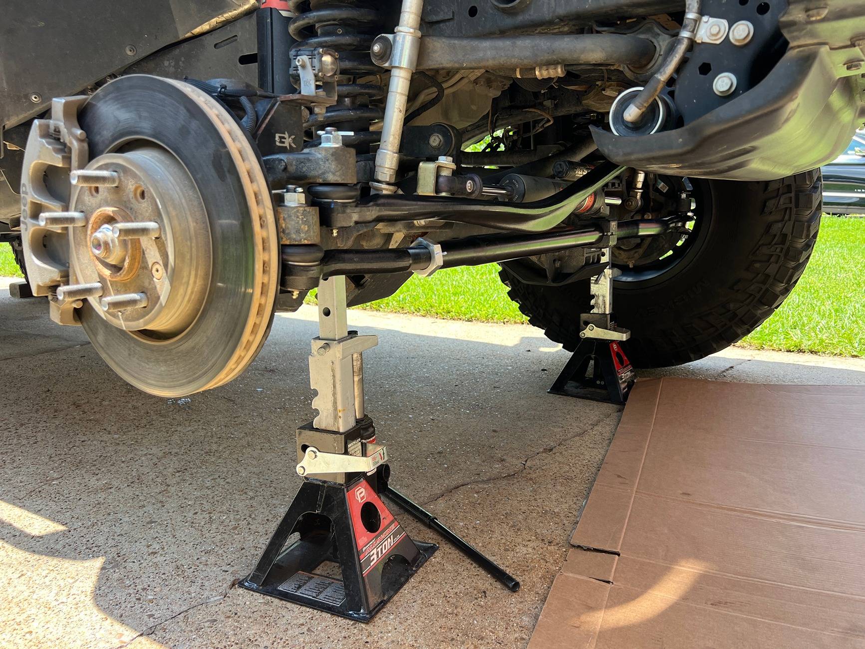 Jeep Gladiator Hydraulic Jack Stands IMG_8365[1].JPG