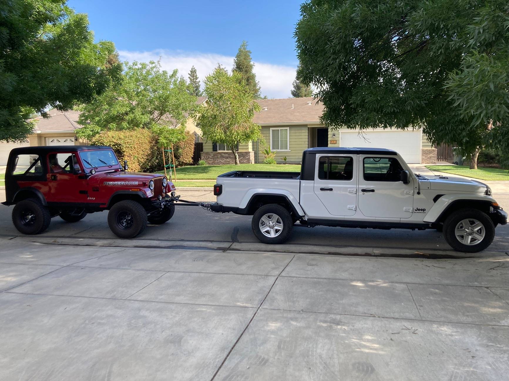 Jeep Gladiator Sport rack and bed molle panels IMG_1042