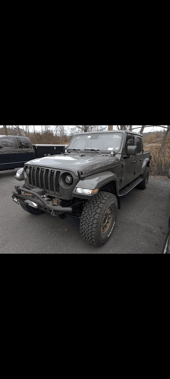Jeep Gladiator Rock Hard 4x4 Sliders Screenshot_20240820-154416