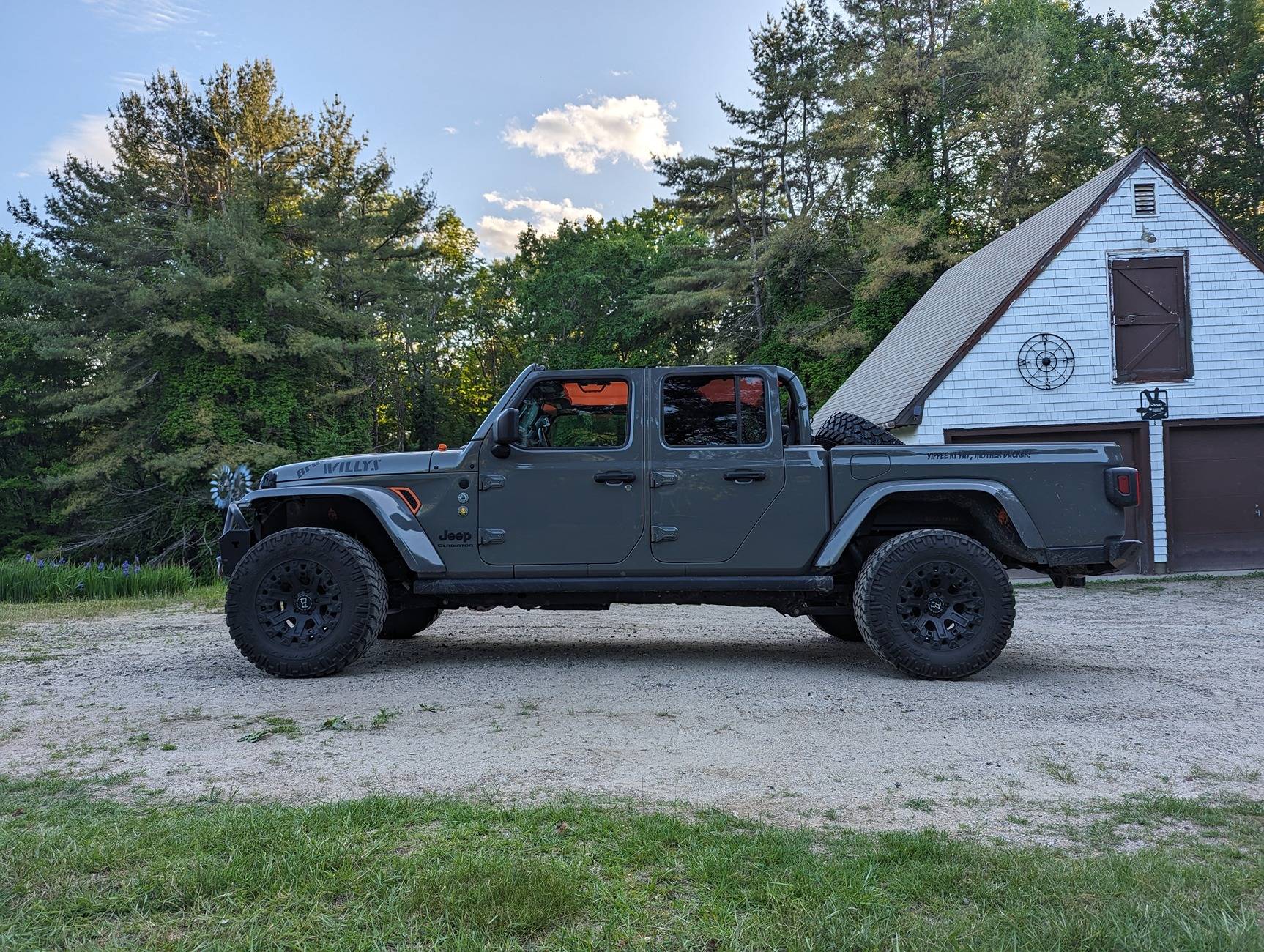 Jeep Gladiator New to Gladiator, some topics I would like your input / expertise PXL_20240531_231011830