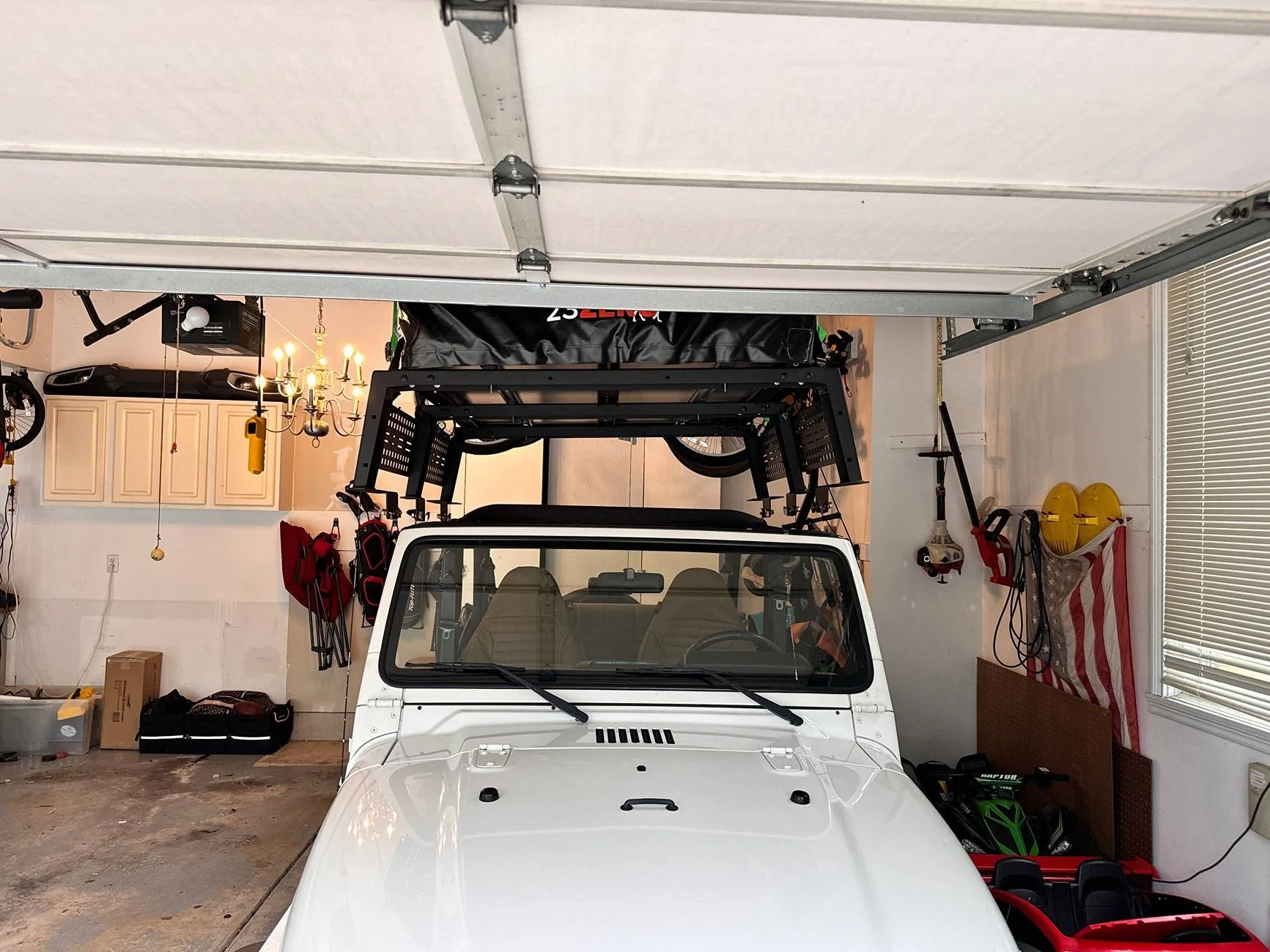 Jeep Gladiator Those with 'electric hoists' (Hard top hoists) IMG_7089