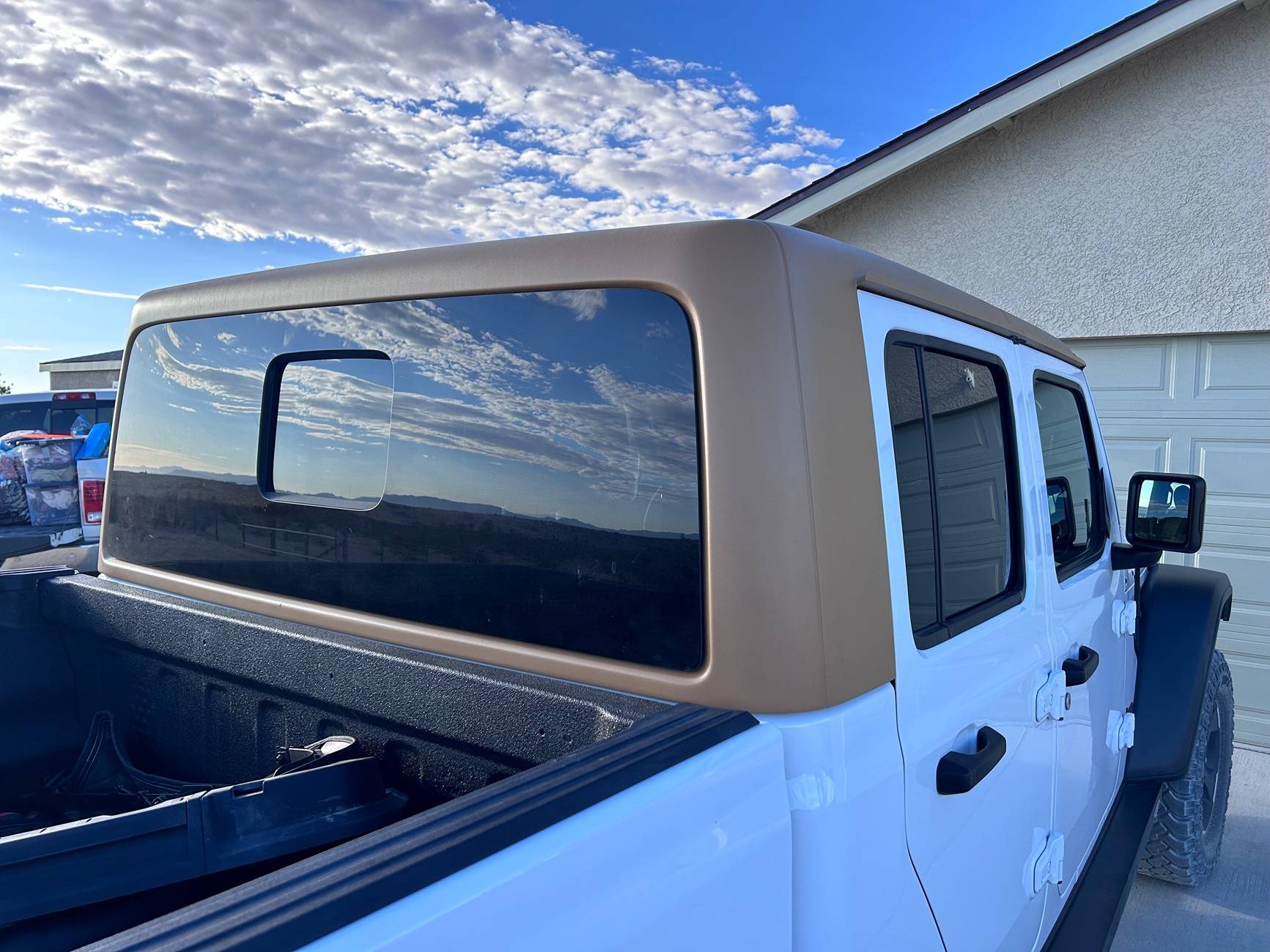 Jeep Gladiator New Camper King (san diego) one piece fiberglass hard top IMG_6018