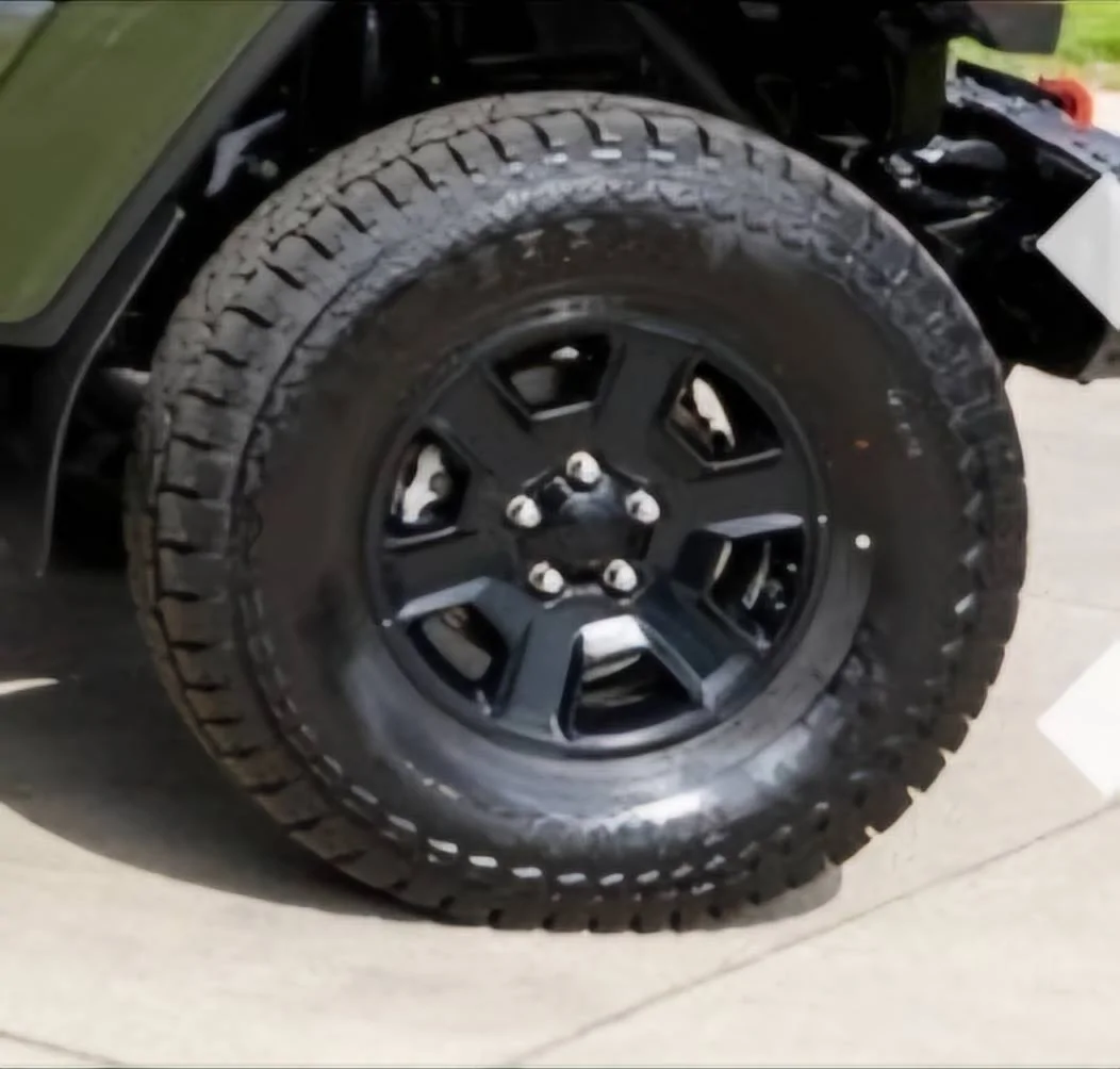 Jeep Gladiator Wheels and Tires, New from Rubicon FarOut Edition 35x12.5xR17 $1000 20240418_114146