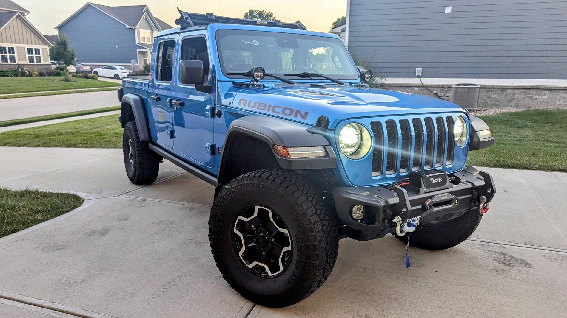 Jeep Gladiator Hydro Blue Build has Begun! PXL_20240824_003726023.MP~2