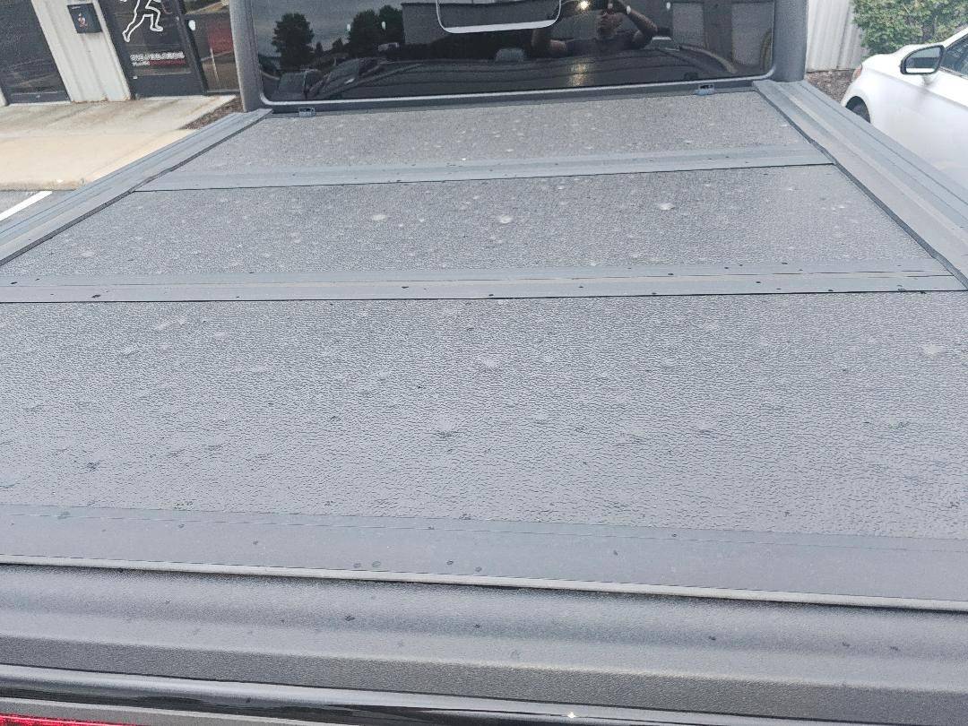 Jeep Gladiator Rough Country Hard Bed Cover bedcover2