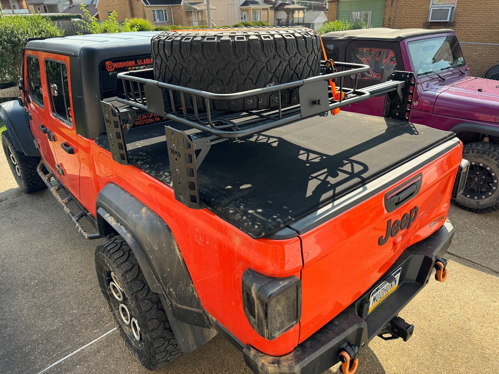 Jeep Gladiator Roll up tonneau and bed rack? IMG_1066