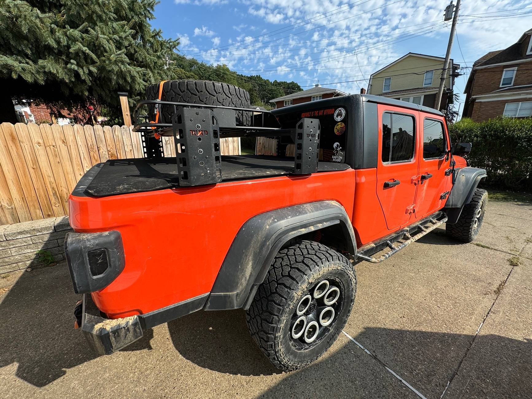 Jeep Gladiator Roll up tonneau and bed rack? IMG_1062