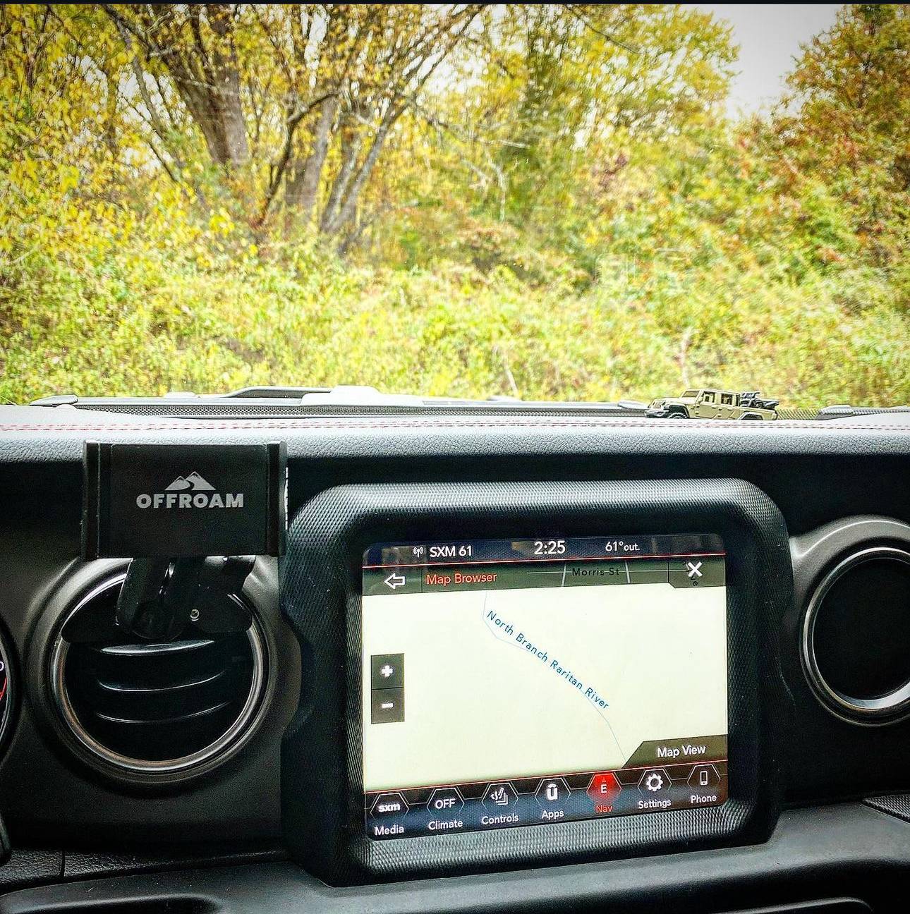 Jeep Gladiator Cell phone mount IMG_7710