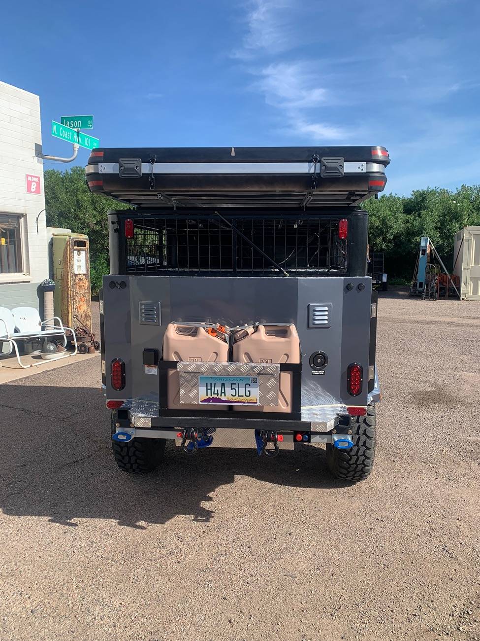 Jeep Gladiator Camping with your Gladiator 68140718300__5F562356-058D-491E-8183-E2404C5A8C11