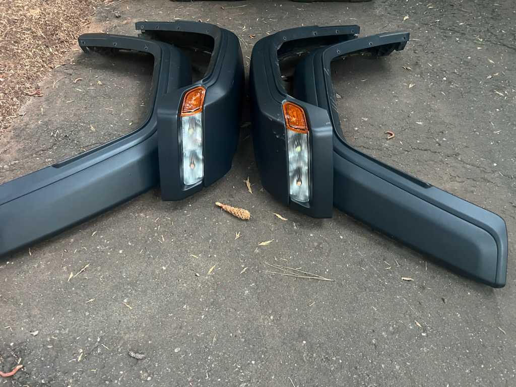 Jeep Gladiator '20 Sport S fenders w/lights & liners - Nor-Cal fender1