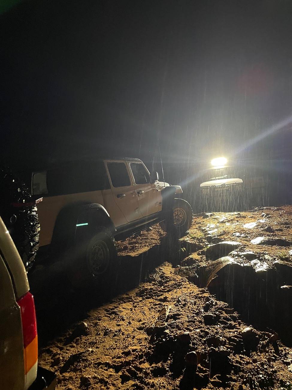 Jeep Gladiator Chase the Stars. Show us your night time shots! IMG_3423