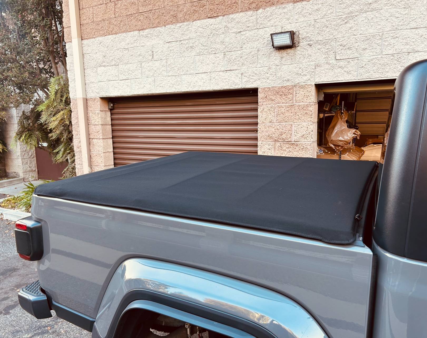 Jeep Gladiator Mopar Twill Rollup Tonneau IMG_1877