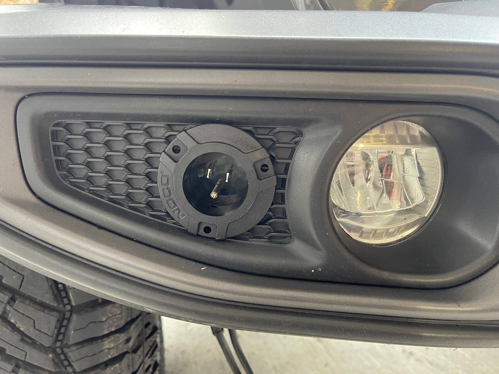 Jeep Gladiator 2023 Gladiator ECO Diesel Jeep Blockheater IMG_2962