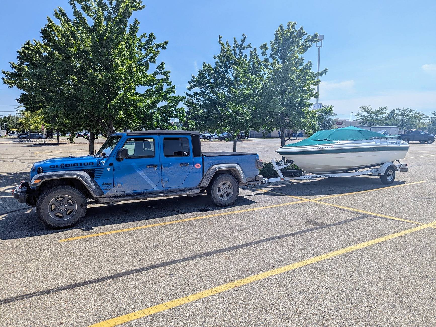 Jeep Gladiator Show us what camper / trailer / RV you're towing with your JT PXL_20240807_190323470.NIGHT