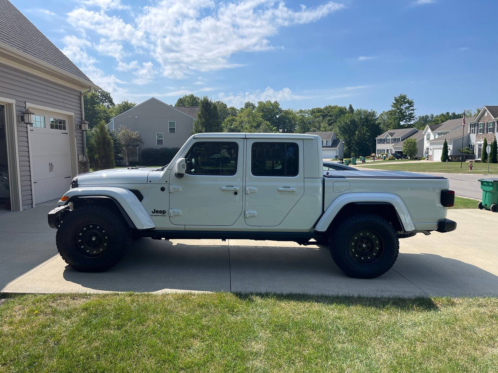 Jeep Gladiator 23 JT High Altitude - White 1725113331008-7d