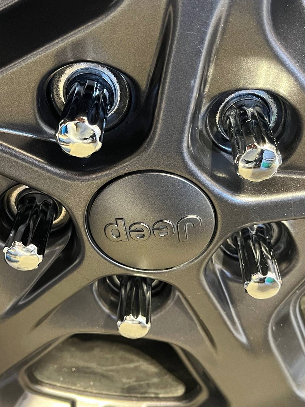 Jeep Gladiator Lug nuts for stock wheels IMG_2896