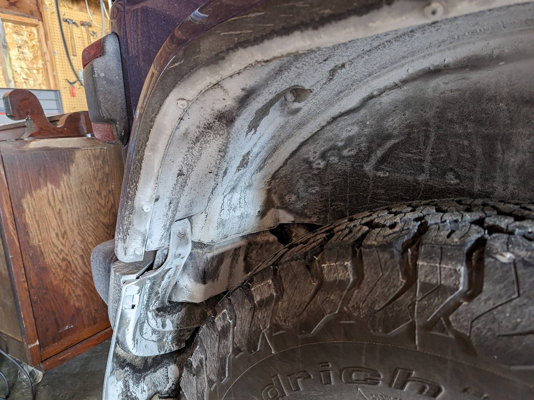 Jeep Gladiator Which Way Does The Spare Wheel and Tire Face While Mounted? PXL_20240121_191021862