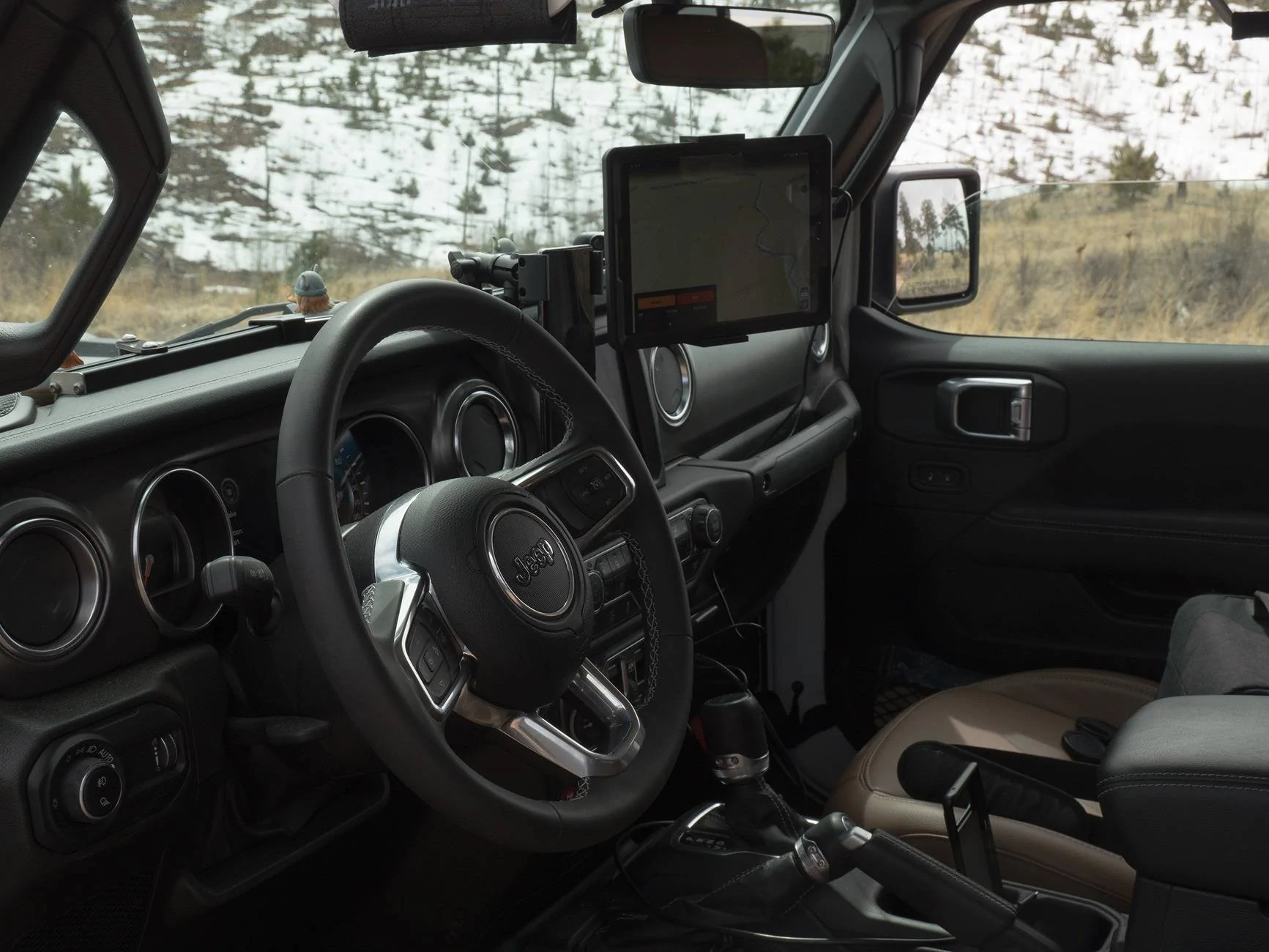 Jeep Gladiator Cell phone mount P1013557_edited