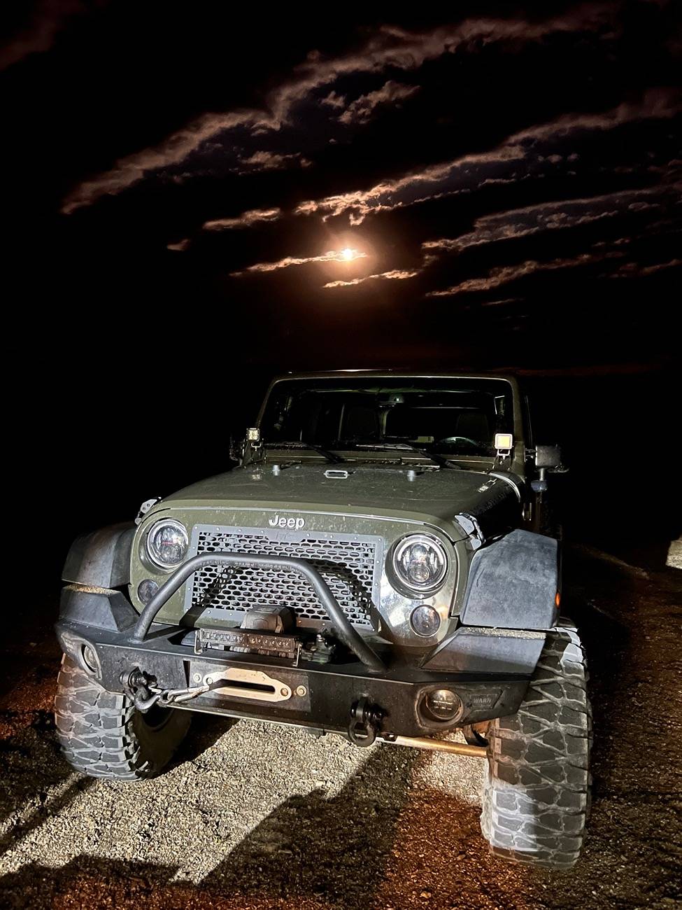 Jeep Gladiator Chase the Stars. Show us your night time shots! IMG_2728