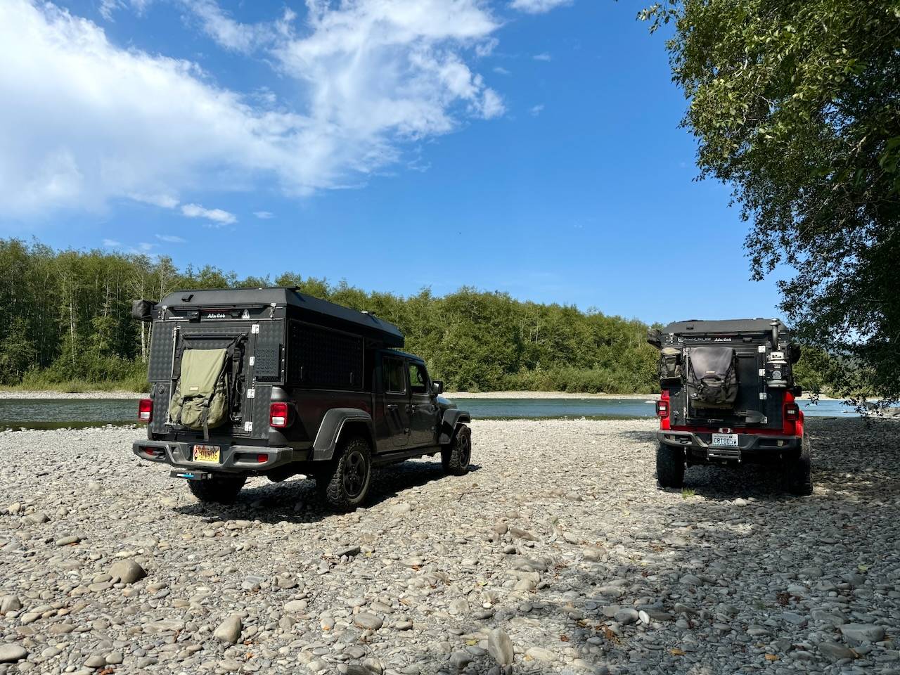 Jeep Gladiator Alu-Cab Canopy Camper Roll Call IMG_4572