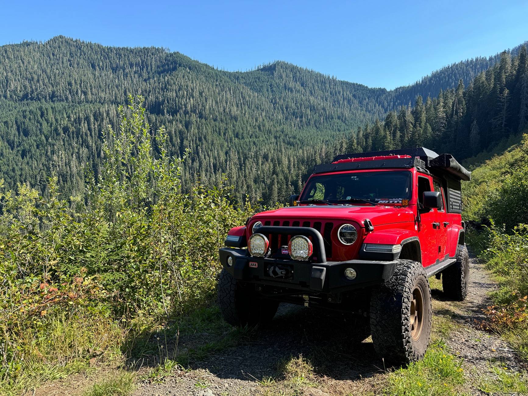 Jeep Gladiator Alu-Cab Canopy Camper Roll Call IMG_4555