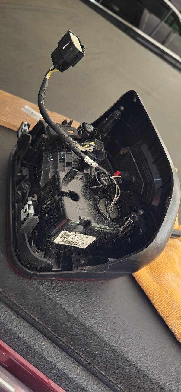 Jeep Gladiator need tail light assembly part number 68336577AF 20240904_153055