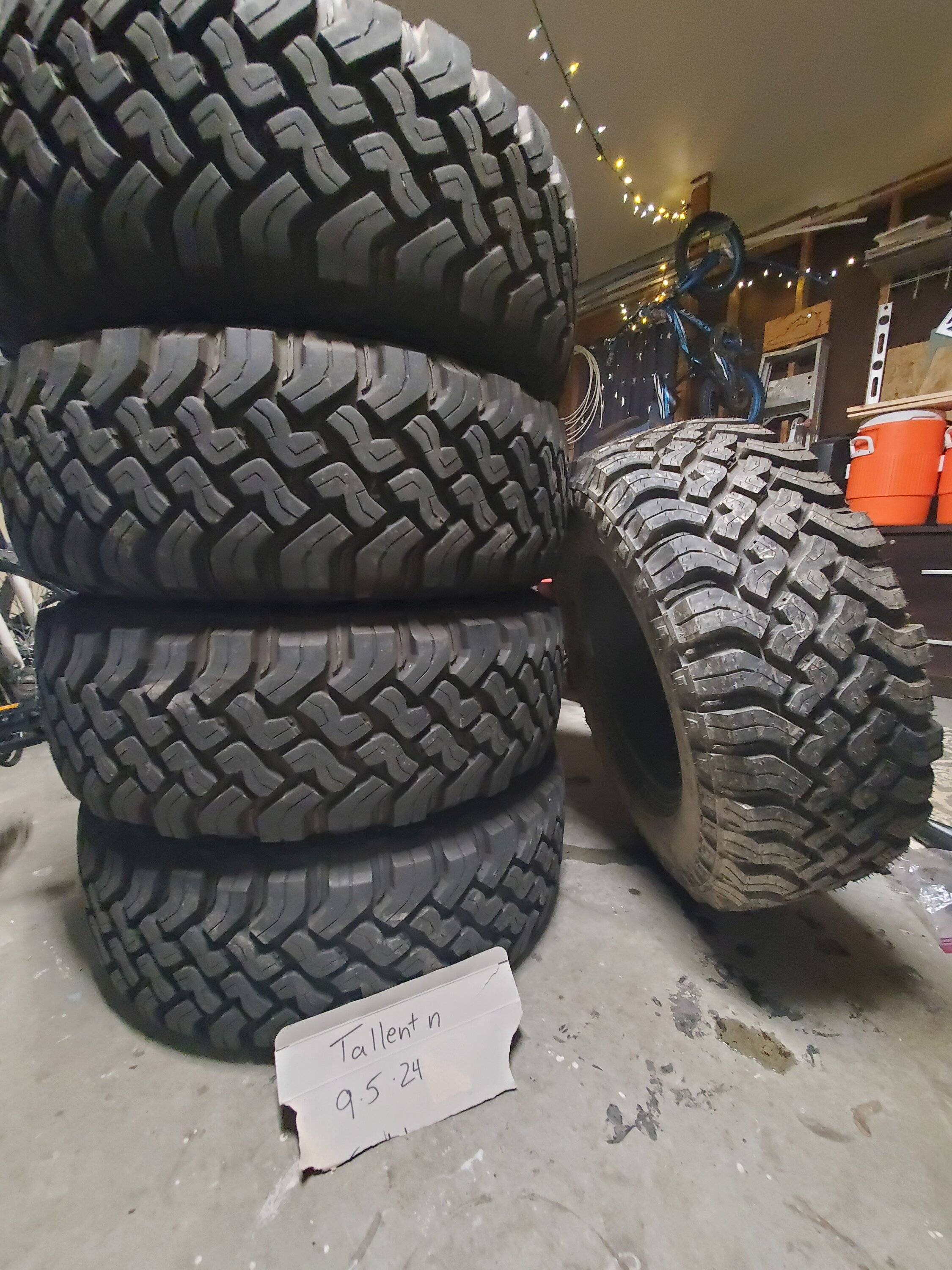 Jeep Gladiator 5 x Wheels and Tires, JTR Takeoff 20240905_120553