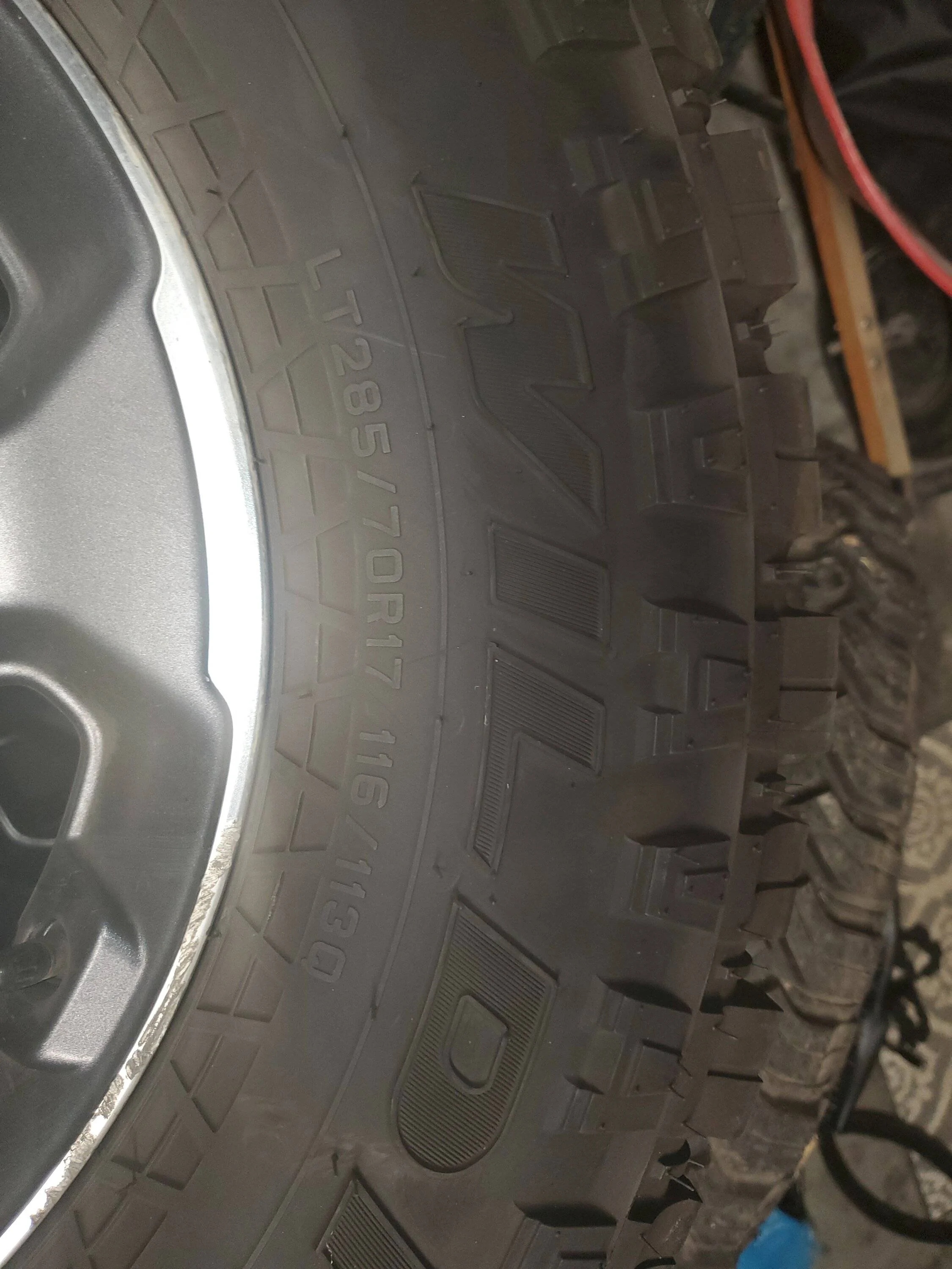 Jeep Gladiator 5 x Wheels and Tires, JTR Takeoff 20240905_120812