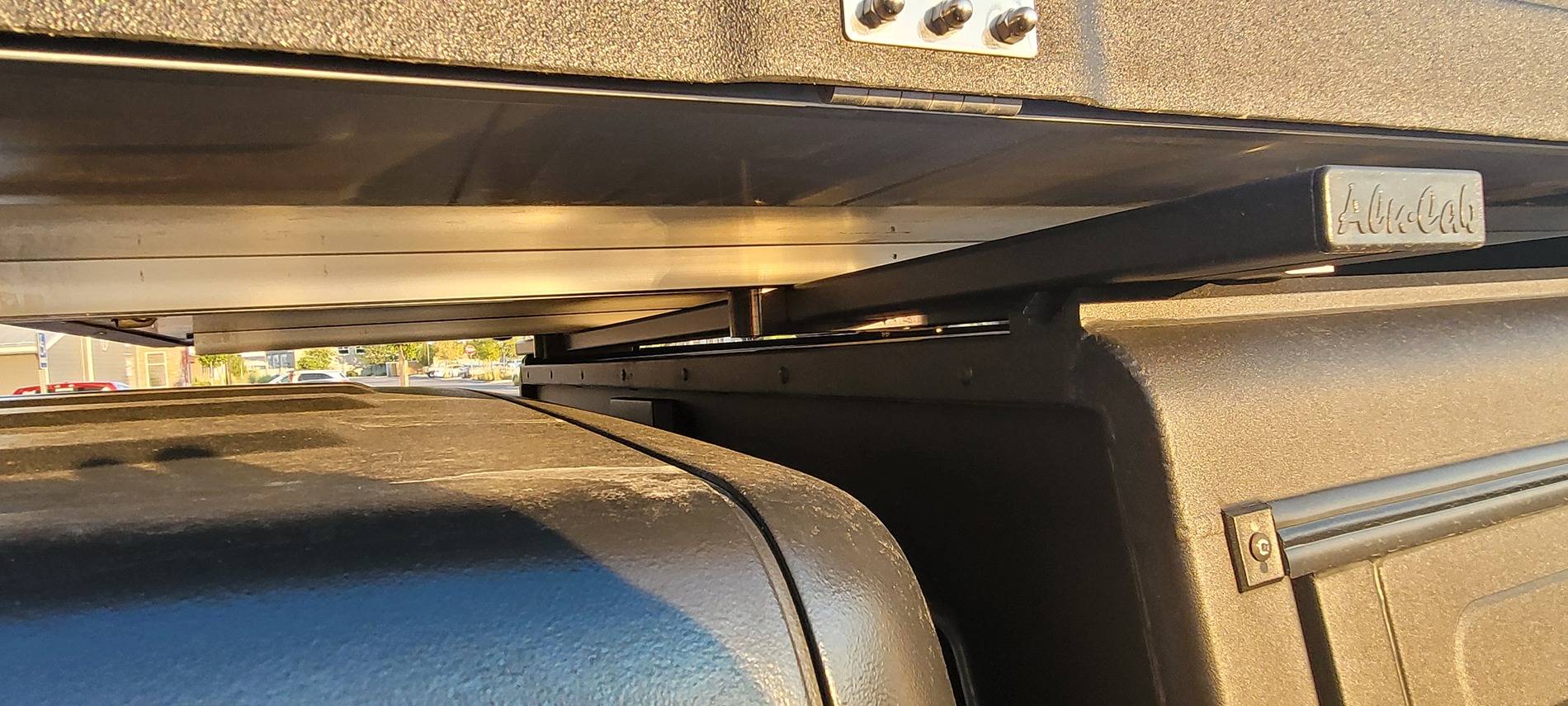 Jeep Gladiator Alu-Cab Contour Canopy Roll Call - not Camper 20240905_191950