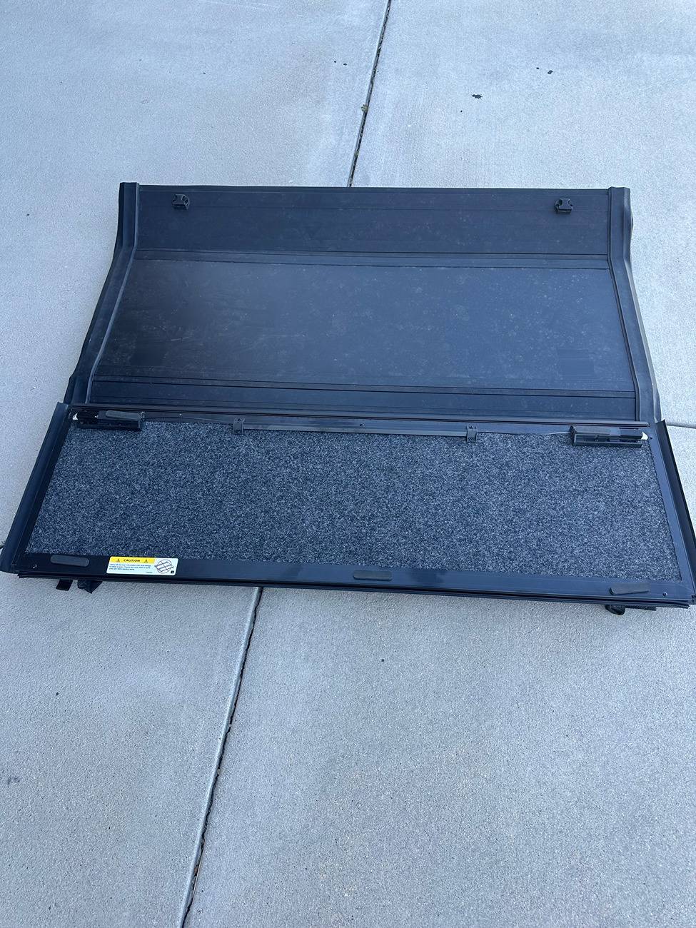 Jeep Gladiator UnderCover Ultra Flex Hard Folding Truck Bed Tonneau Cover IMG_1715