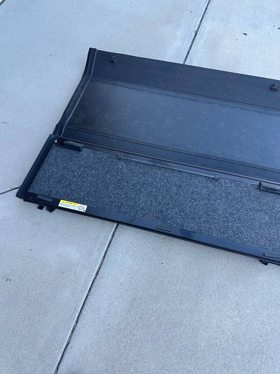 Jeep Gladiator UnderCover Ultra Flex Hard Folding Truck Bed Tonneau Cover IMG_1714