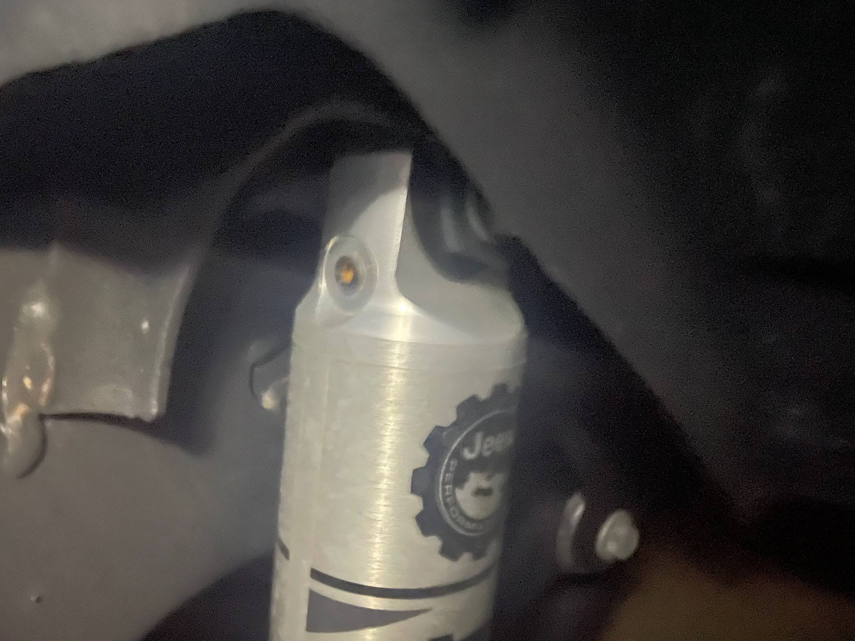 Jeep Gladiator Allen screw on 2.5” Fox Mopar Performance shocks IMG_2136