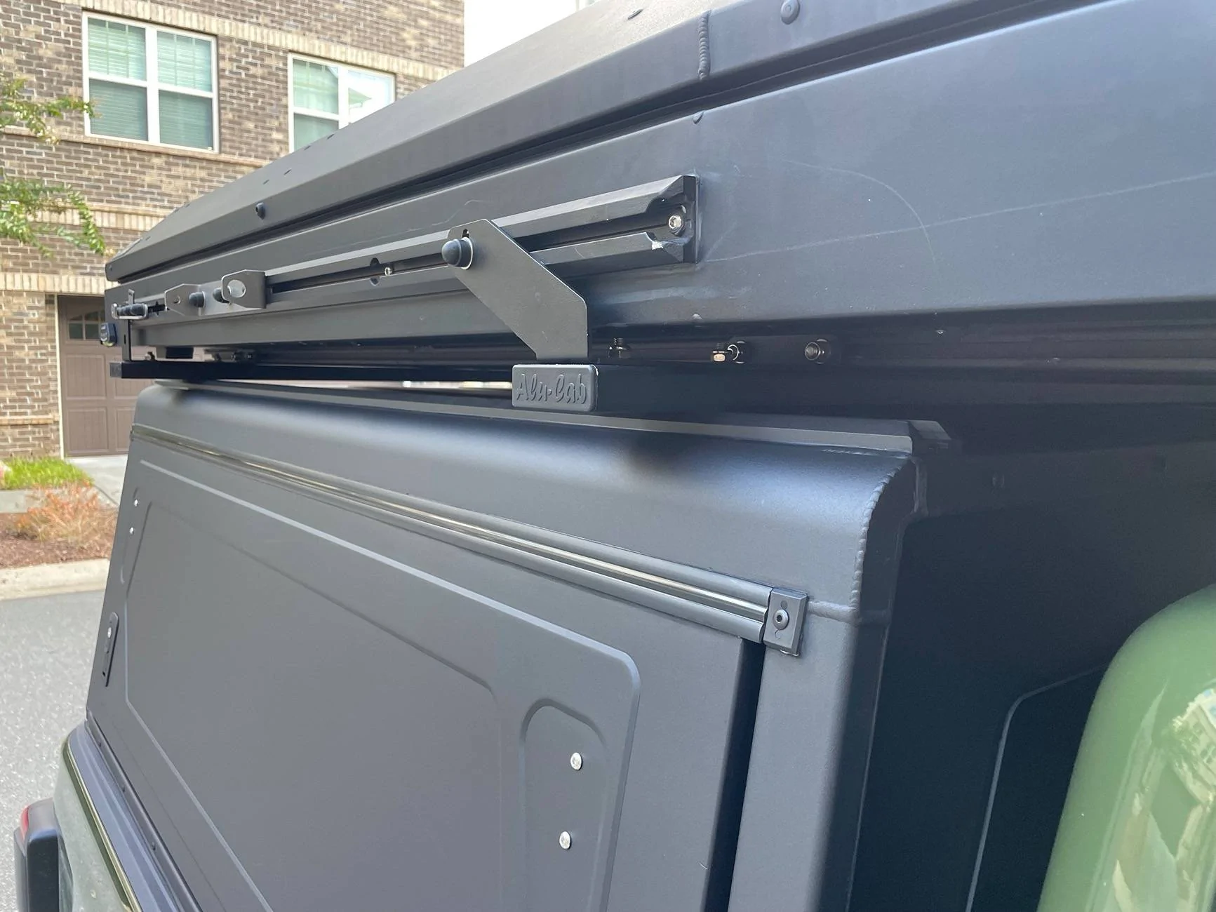 Jeep Gladiator Alu-Cab Contour Canopy Roll Call - not Camper IMG_4003