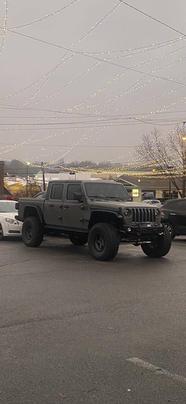 Jeep Gladiator 40"s on a Non-Rubicon/Mojave with -18mm Offset (Pic Request & Fit Info) IMG_0955