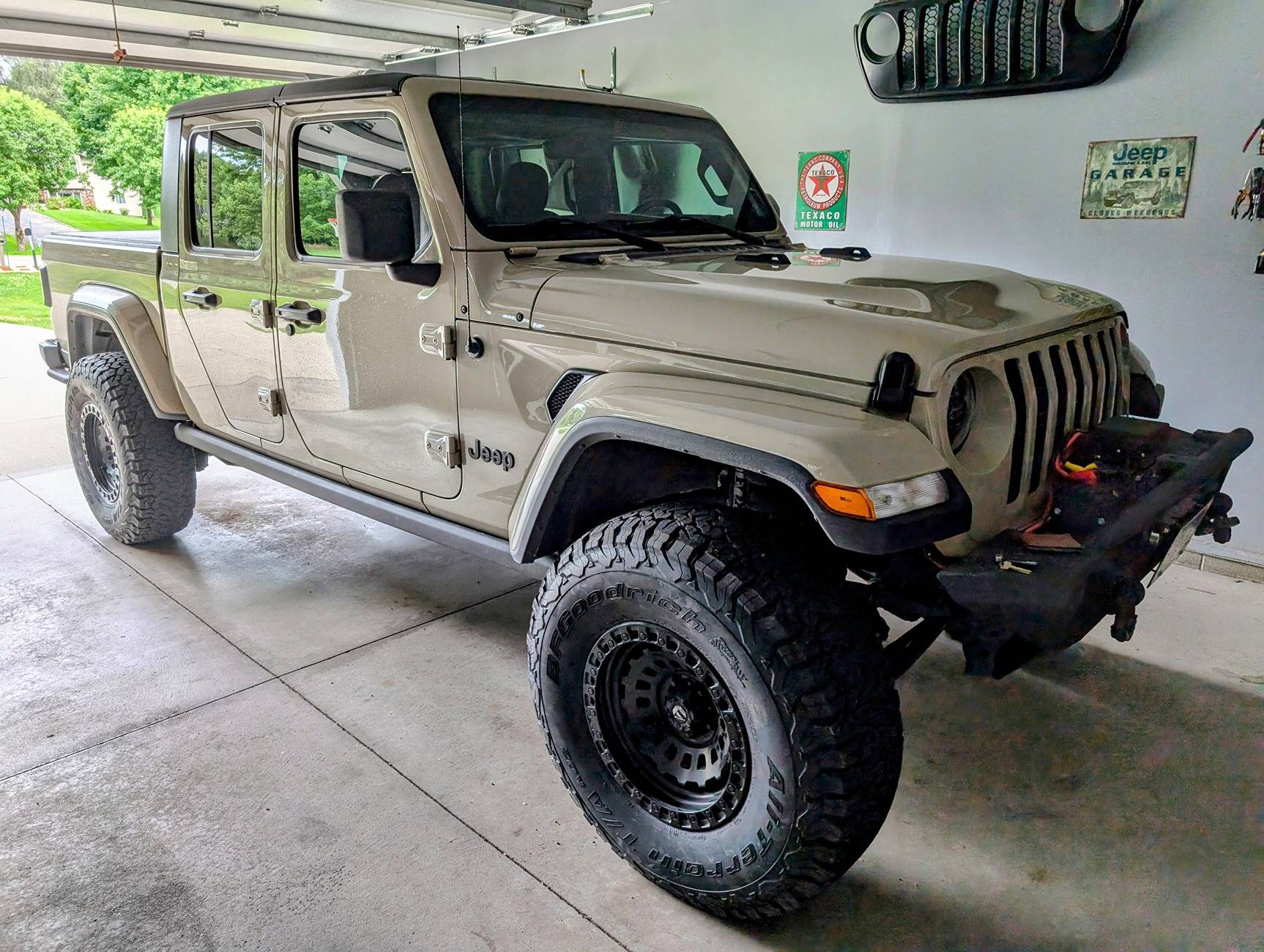 Jeep Gladiator FAMILY AFFAIR PXL_20240801_002408791.MP~2