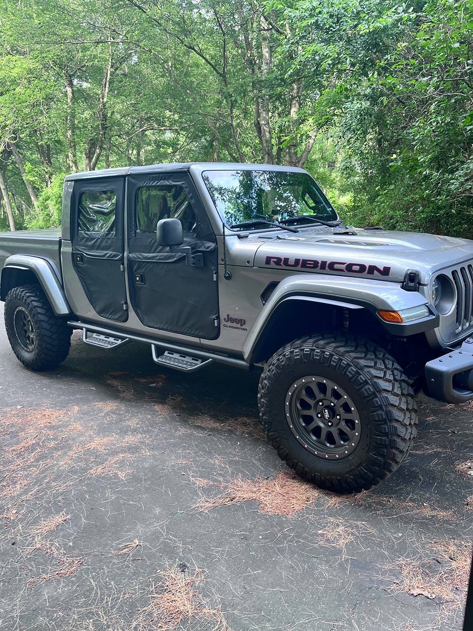 Jeep Gladiator Real world experience with RockTrix RT111 - Teardrop Multispoke IMG_5722