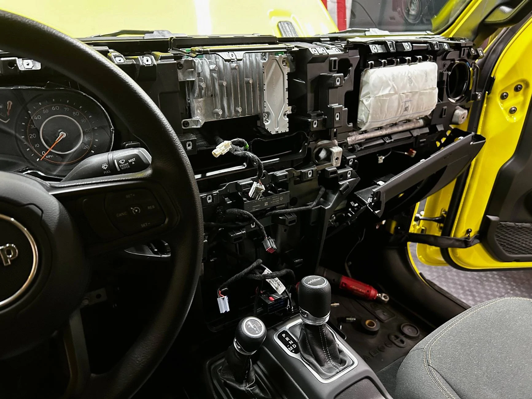 Jeep Gladiator 2024 Dash Panel Removal IMG_7015